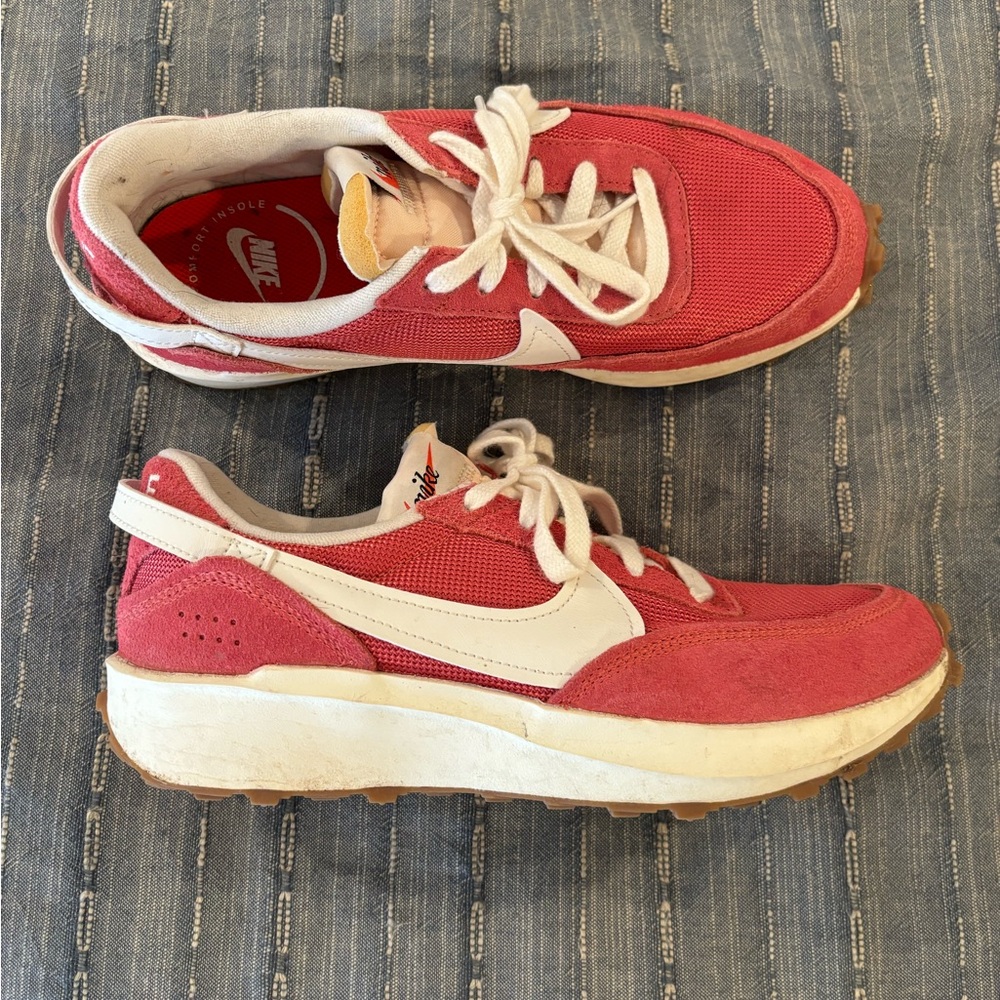 Nike size 8.5 Waffle Shoe
